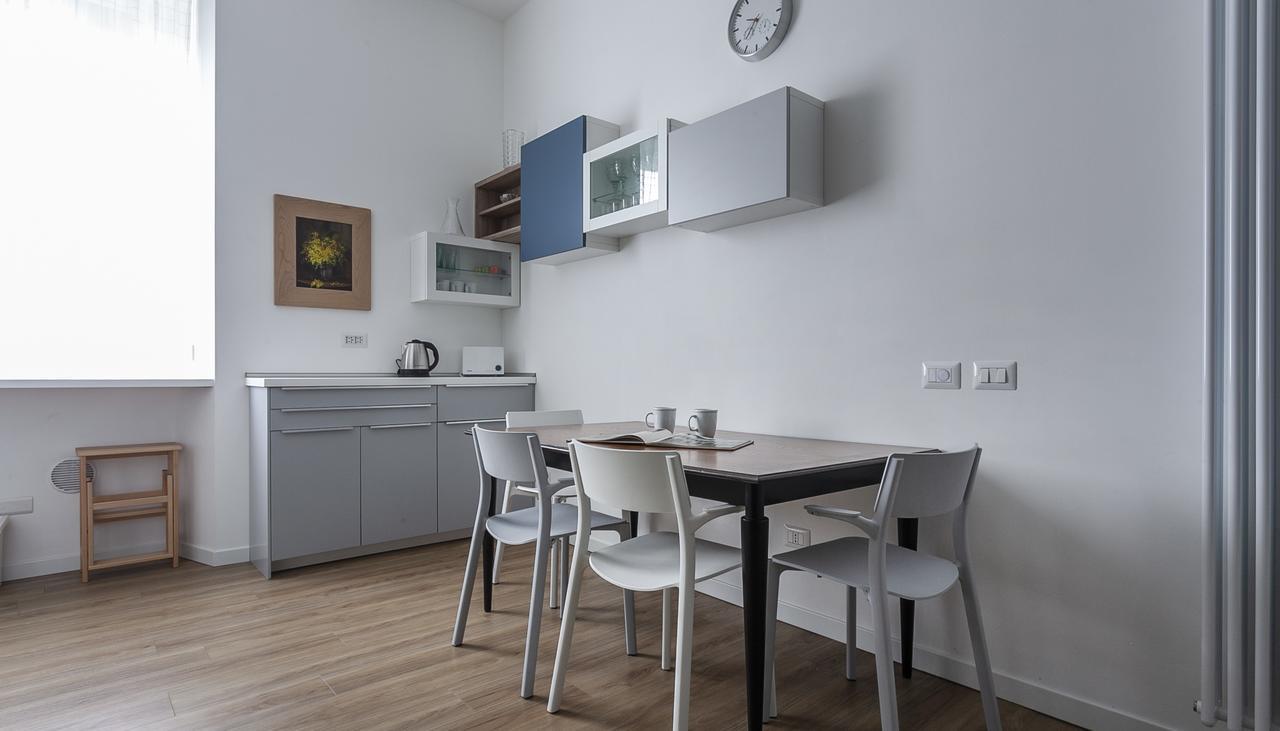 Italianway-Teglio Appartement Milaan Buitenkant foto
